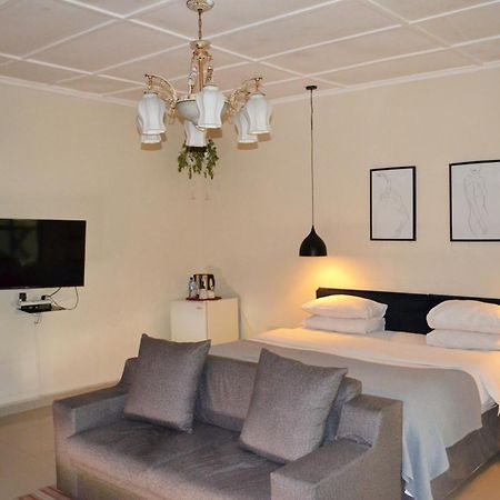 Bougainvilla Boutique Hotel & Restaurant Лубумбаши Екстериор снимка