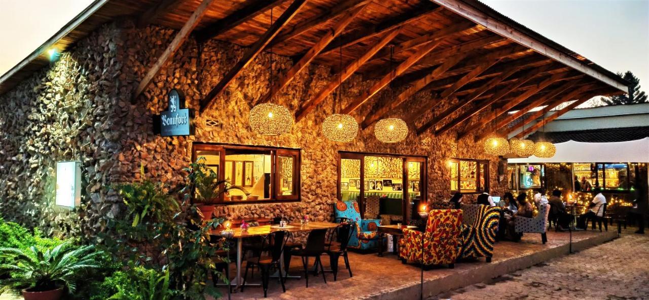 Bougainvilla Boutique Hotel & Restaurant Лубумбаши Екстериор снимка