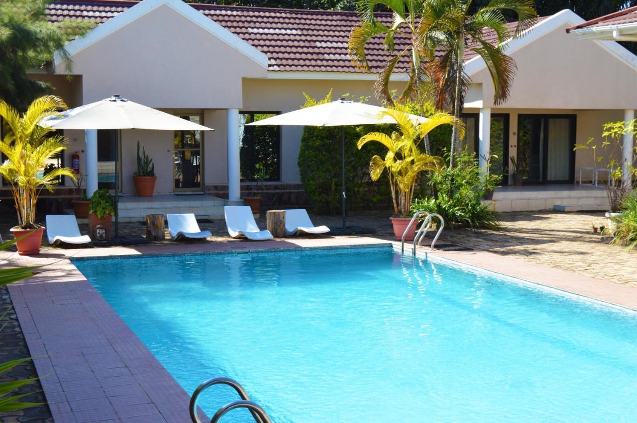 Bougainvilla Boutique Hotel & Restaurant Лубумбаши Екстериор снимка