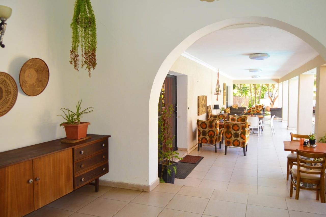 Bougainvilla Boutique Hotel & Restaurant Лубумбаши Екстериор снимка