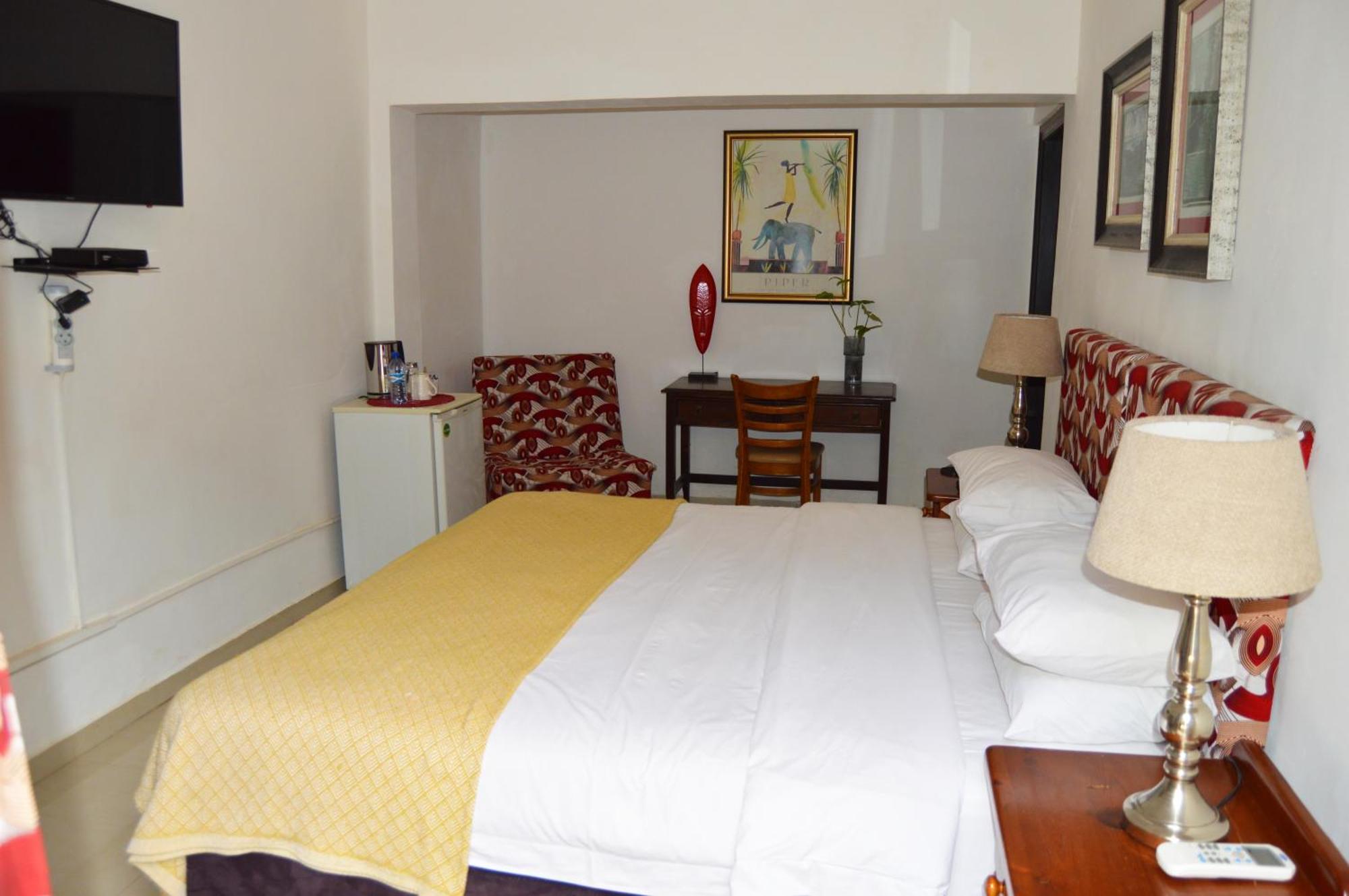 Bougainvilla Boutique Hotel & Restaurant Лубумбаши Екстериор снимка