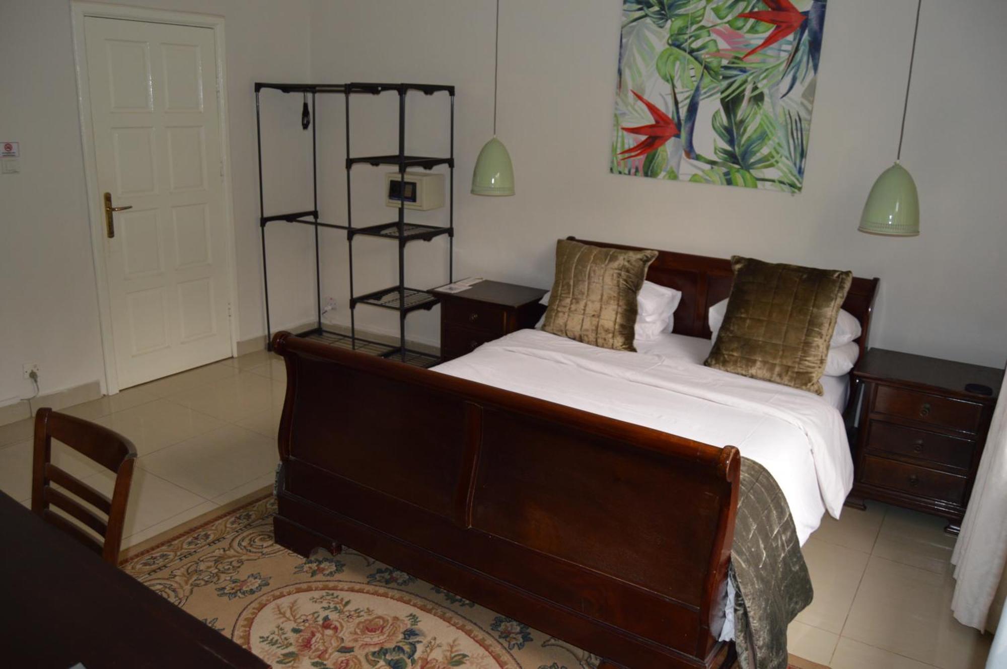 Bougainvilla Boutique Hotel & Restaurant Лубумбаши Екстериор снимка