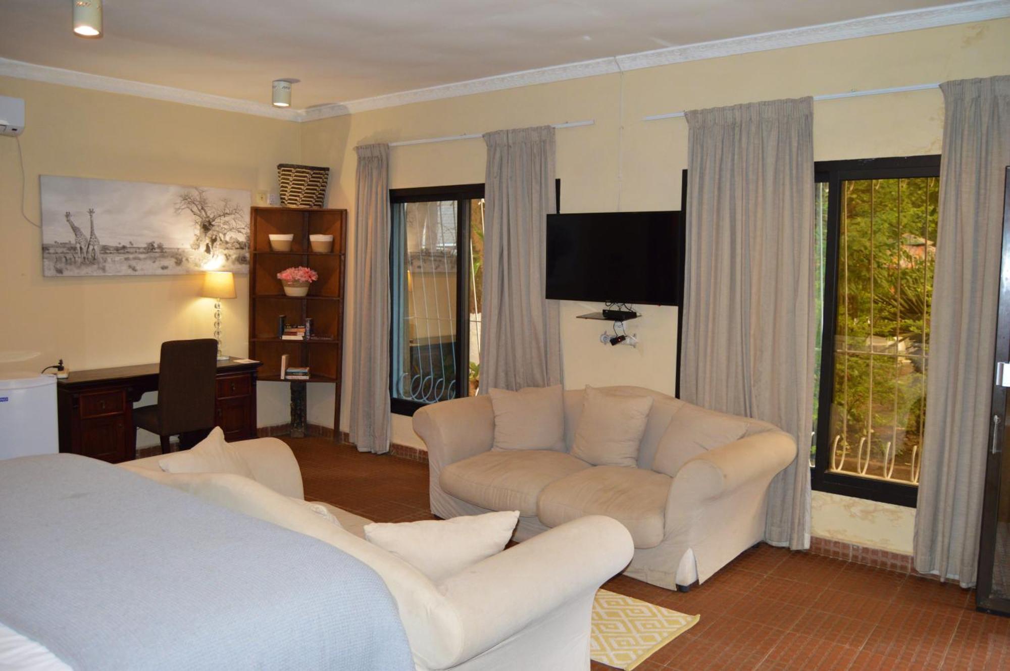 Bougainvilla Boutique Hotel & Restaurant Лубумбаши Екстериор снимка
