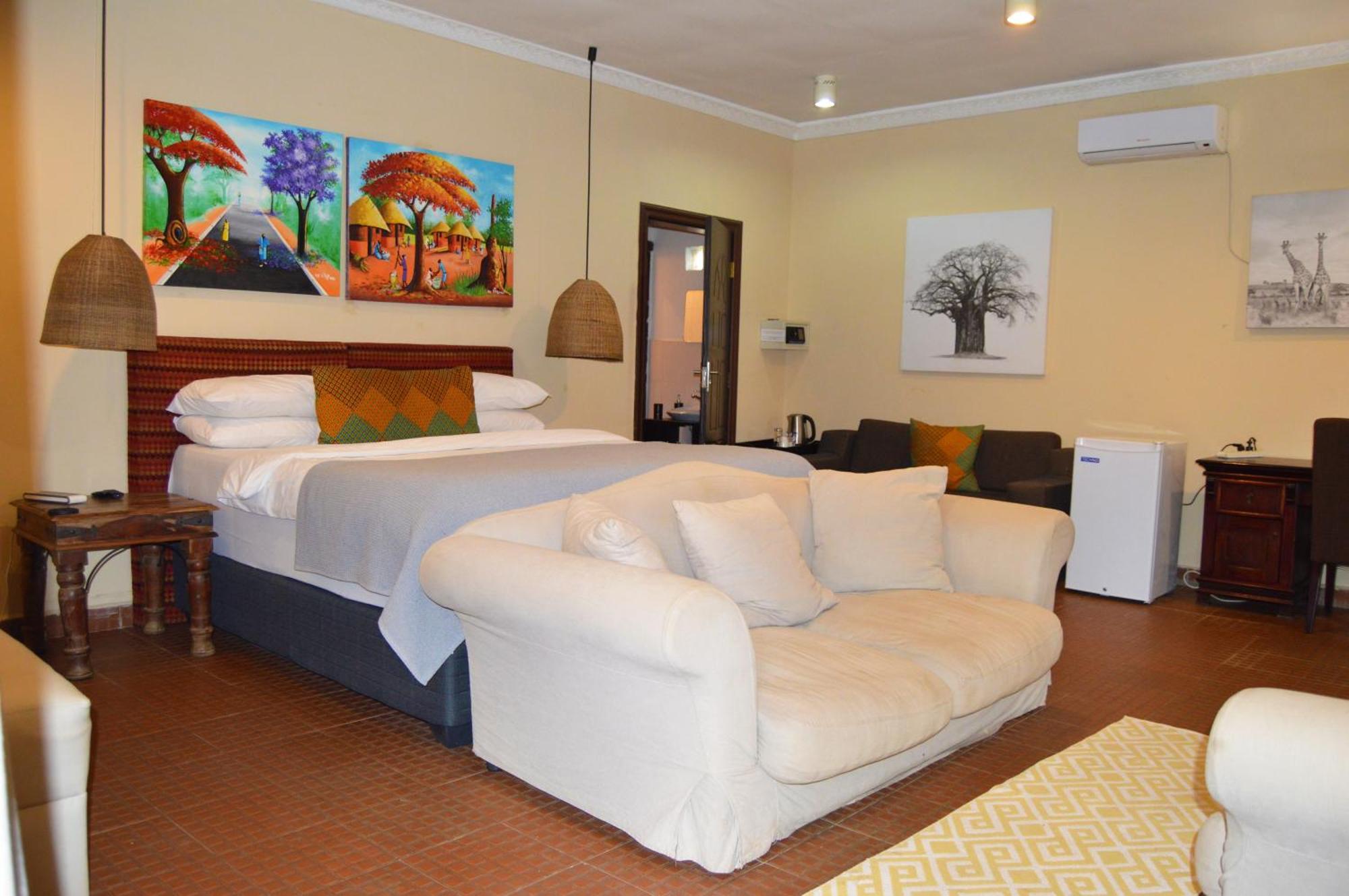 Bougainvilla Boutique Hotel & Restaurant Лубумбаши Екстериор снимка