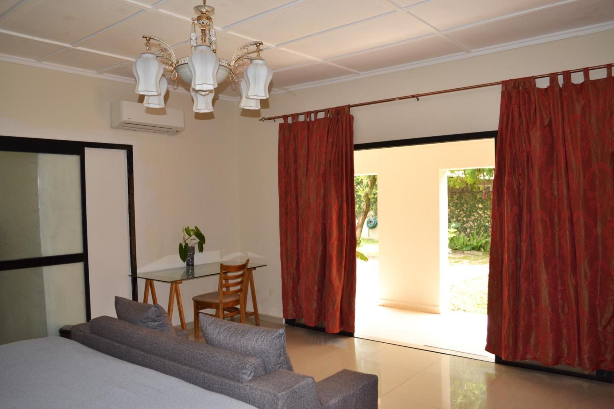Bougainvilla Boutique Hotel & Restaurant Лубумбаши Екстериор снимка