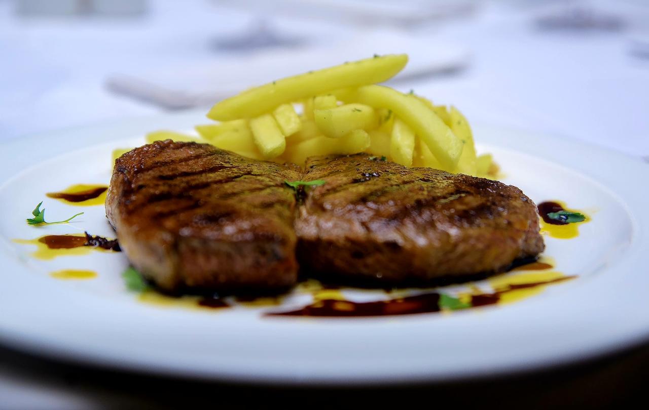 Bougainvilla Boutique Hotel & Restaurant Лубумбаши Екстериор снимка
